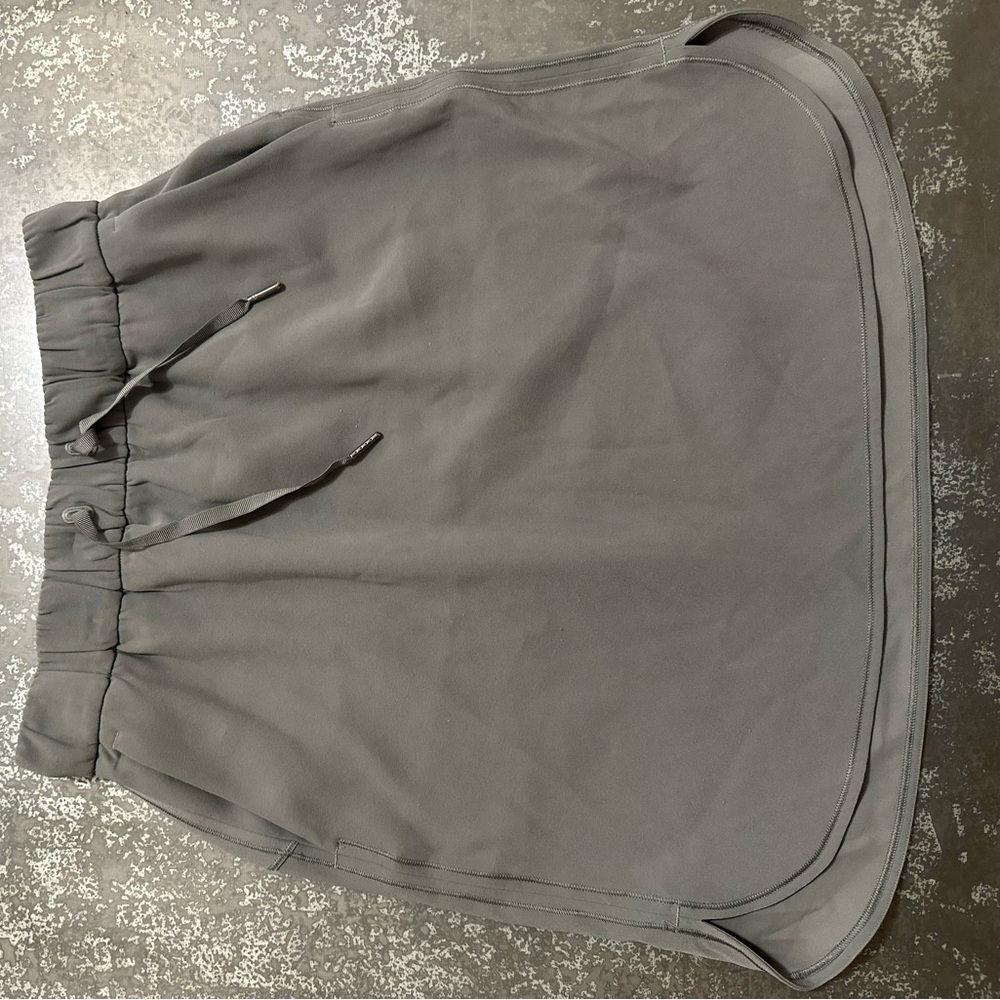 Lululemon skirt size 8